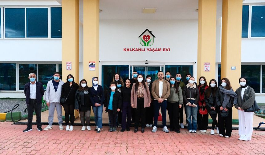 KAÜ Öğrencileri Yaşlılara Saygı Haftası’nda Kalkanlı Yaşam Evi’ni ziyaret etti