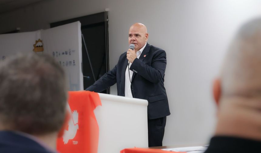 Özkunt: “Vatan millet bayrak” edebiyatları yetmedi şimdi de kirliliklerini kapatmak için yasalarla oynuyorlar