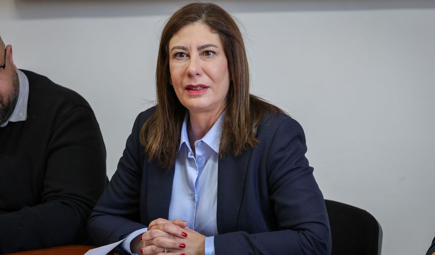 Meclis Önünde Bekleyiş Sürüyor: İncirli "Yönetim Zaafı" Vurgusu Yaptı