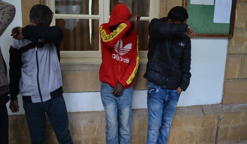 Üç kişiye izinsiz ikamet tutuklaması