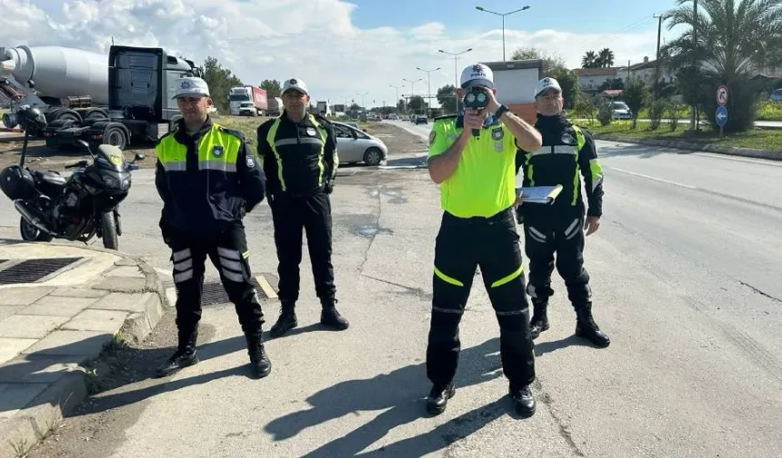 Trafikte 438 sürücüye işlem, 26 araç men edildi