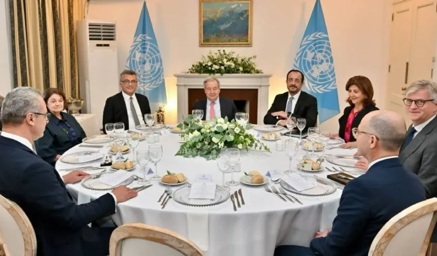 Rum basını: Guterres üçlü görüşme olasılığını değerlendiriyor