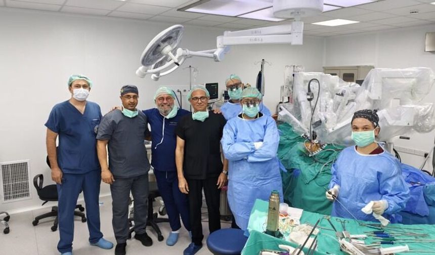 Burhan Nalbantoğlu’nda robotik kalp ameliyatı yapıldı
