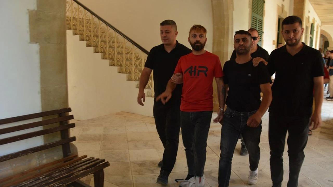 Ciddi darp ve bıçak taşıma suçundan tutuklanan zanlılar mahkemeye çıkarıldı
