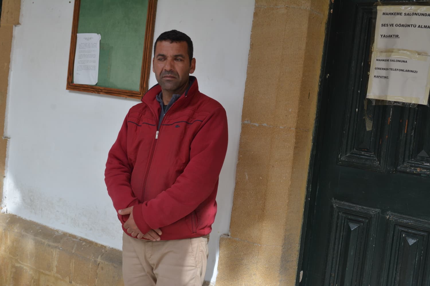 Özel hayatın gizliliğini ihlal ve darp suçlamasıyla tutuklandı