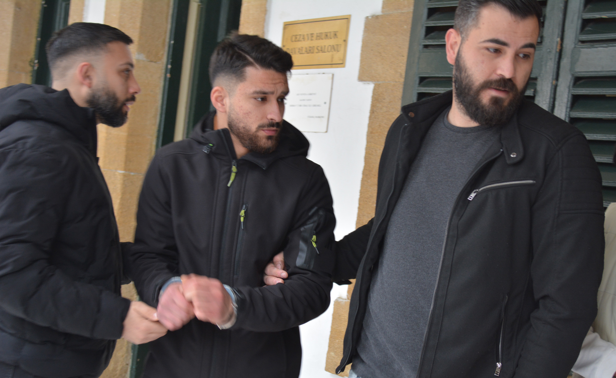 Ercan’da 1 gram uyuşturucuyla yakalanan zanlı cezaevine gönderildi