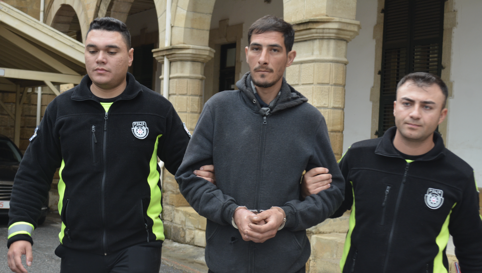 Haspolat’ta sirkat ve sahtekarlıkla para temin eden zanlı tutuklandı