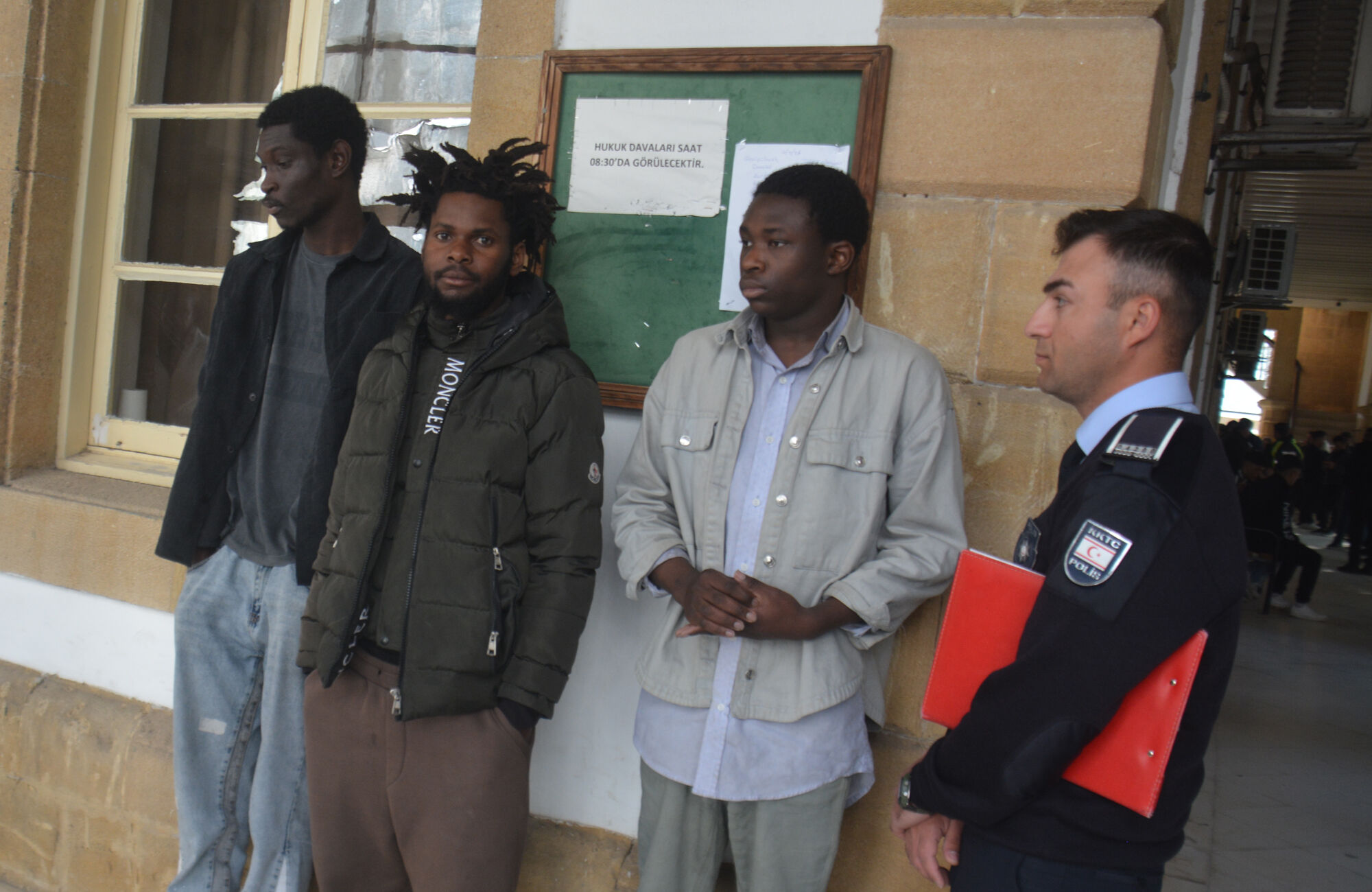 UKÜ kampüsü içerisinde yapılan denetimde ikamet izinsiz 3 şahıs tutuklandı