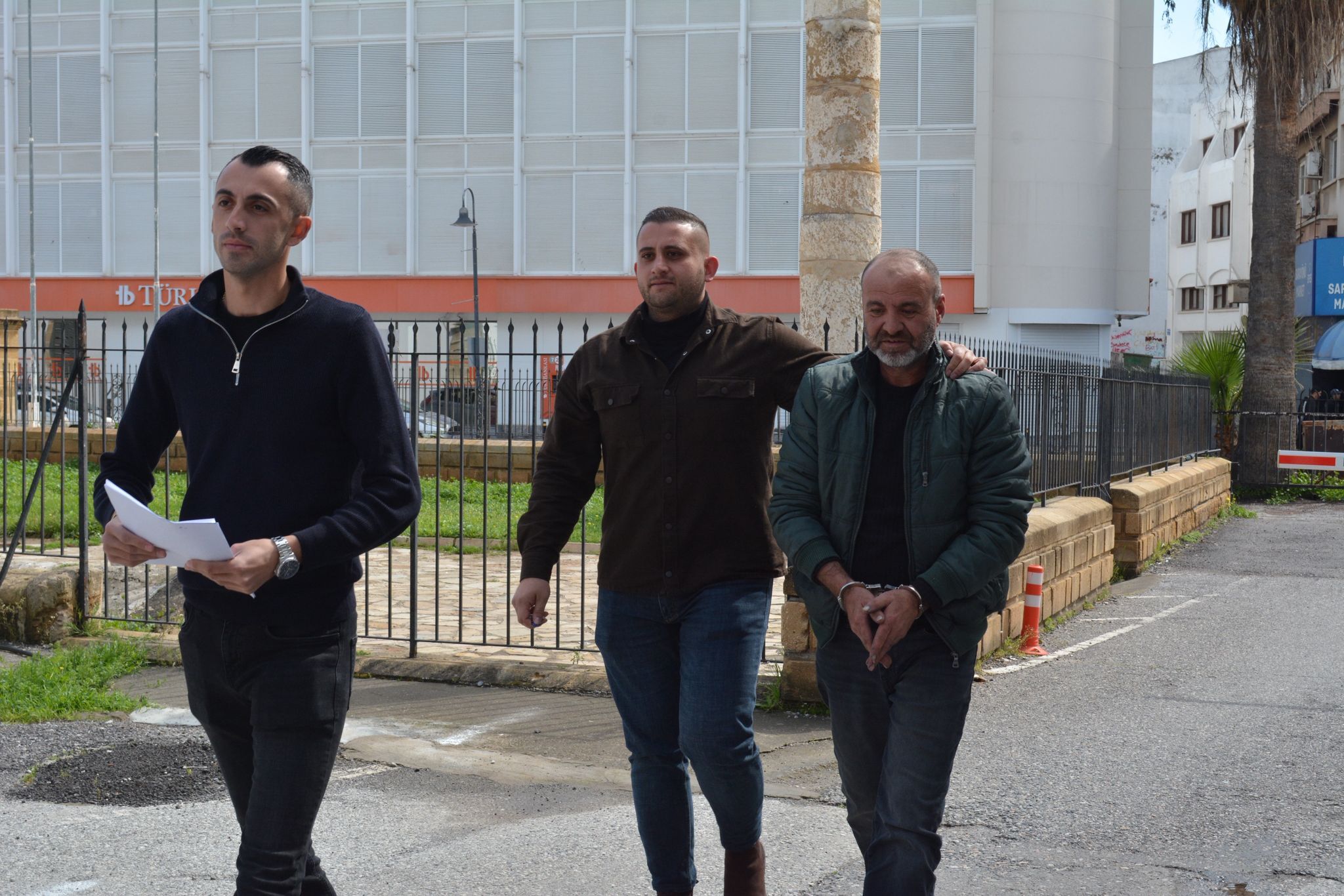 1 YILA YAKIN KAÇAK YAŞADI, YAKALANDI