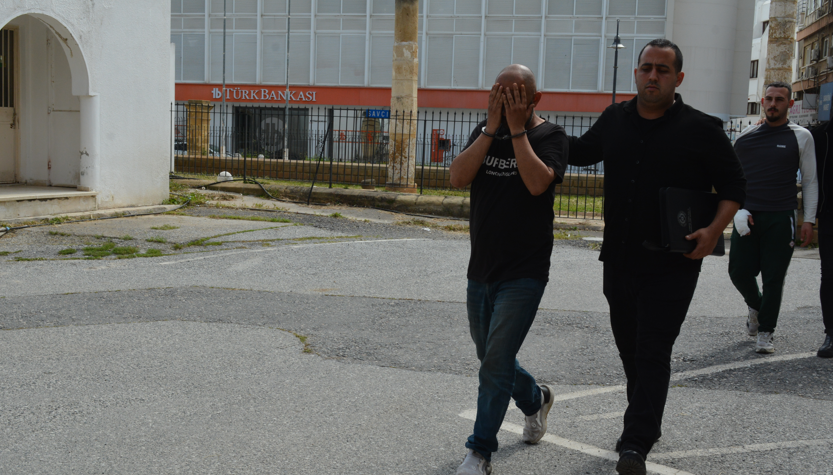 Üvey kardeşini darp eden zanlı mahkemeye çıkarıldı