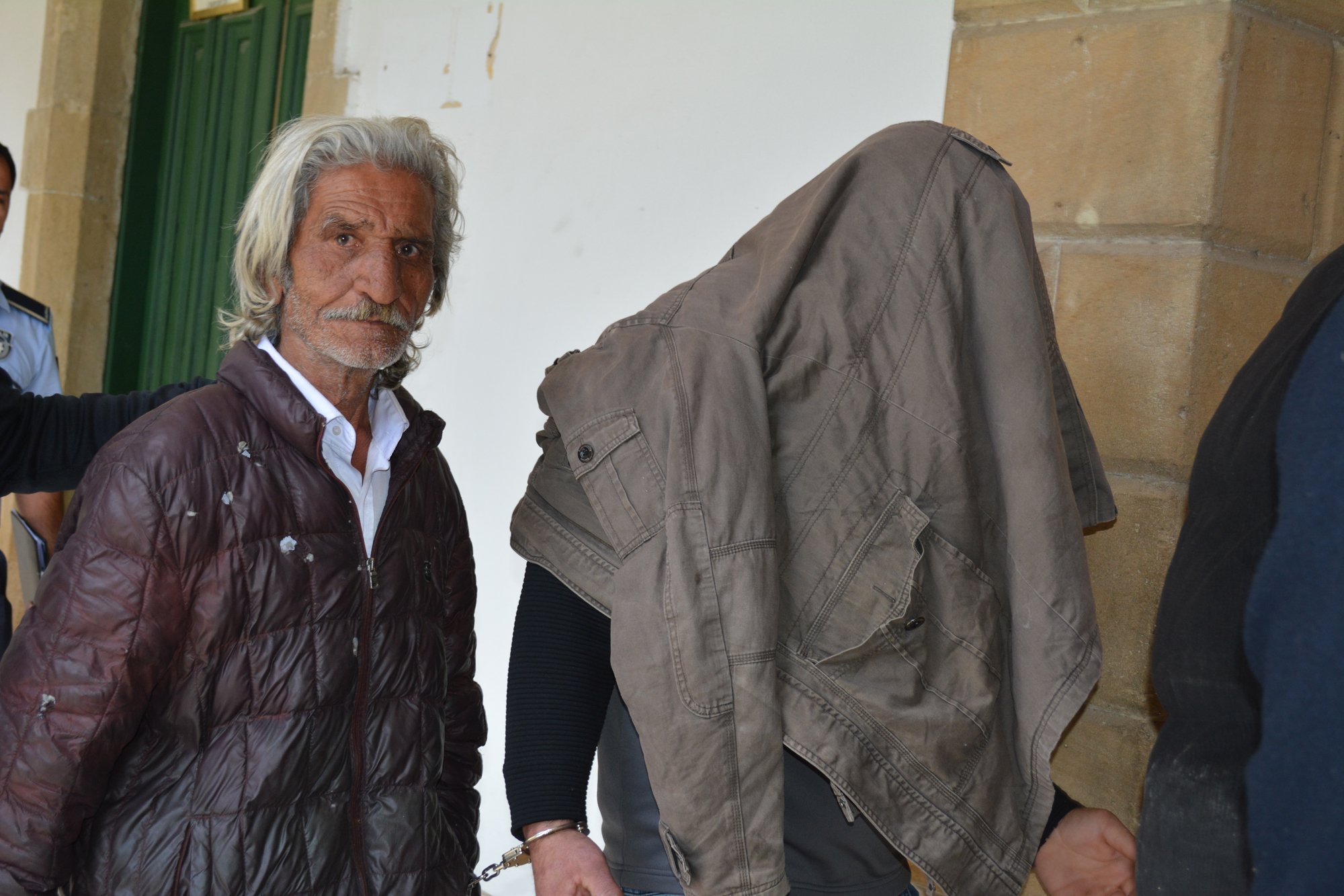 Parkta bırakılan çantadan para çalındı: Zanlı tutuklandı