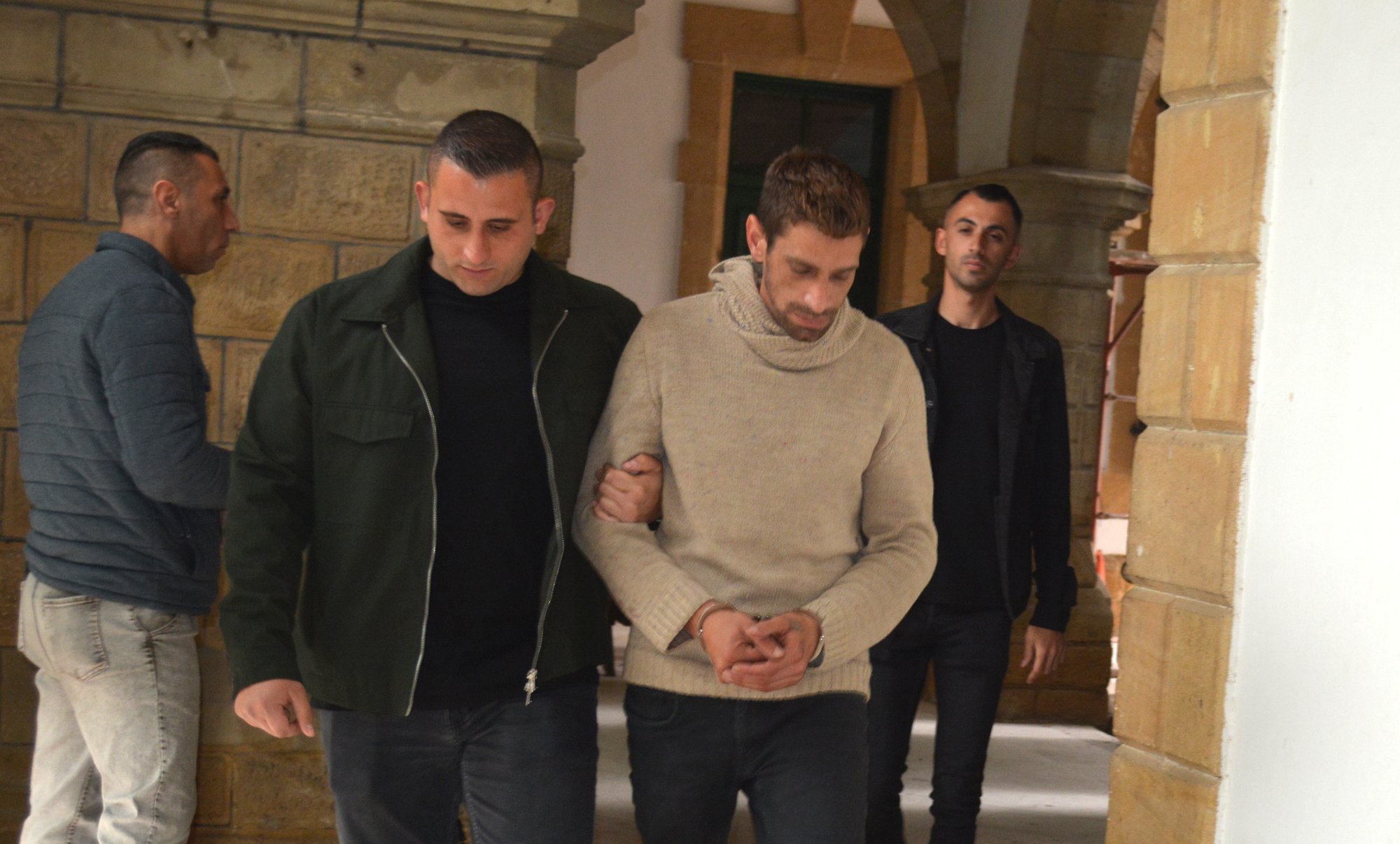 Narkotik Şube Kapısını Yumruklayıp Polisi Tehdit Eden Şahıs Mahkemeye Çıkarıldı