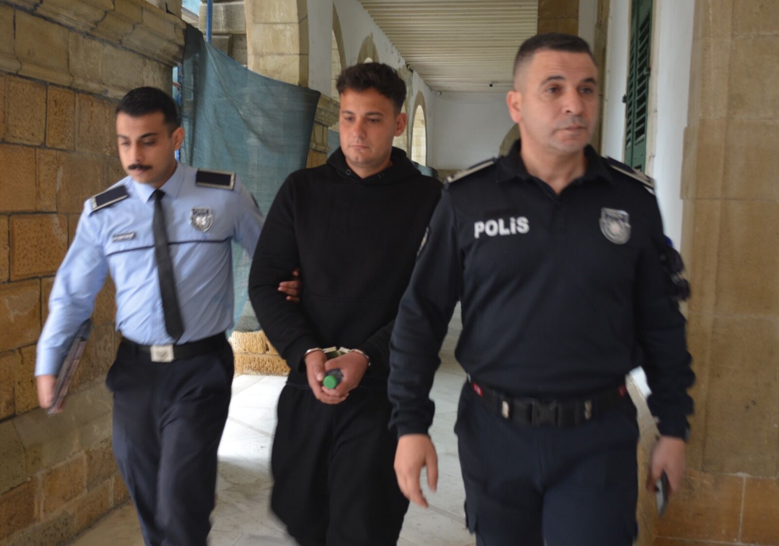 Gönyeli’de şiddet, cinsel taciz ve darp suçlarından tutuklanan Ufuk Murat Gezer cezaevine gönderildi