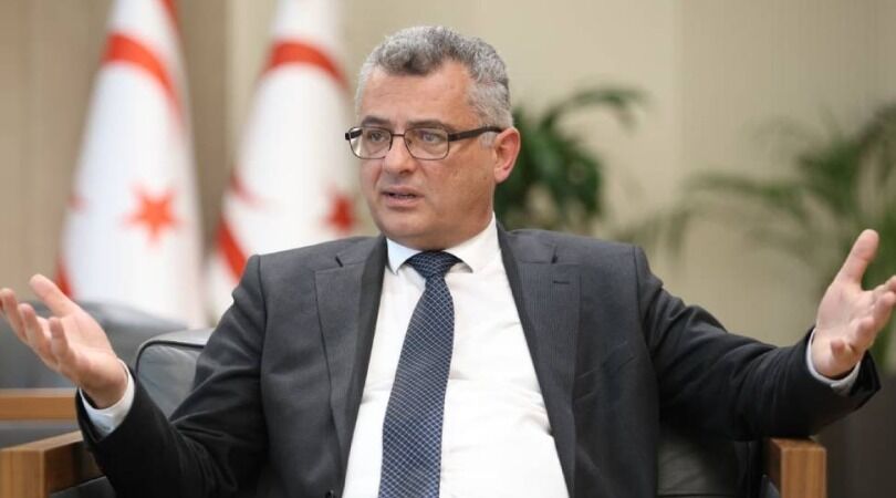 Erhürman: Güveni aşındıran adımları aktarıyoruz