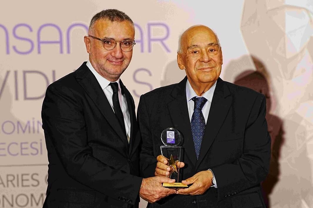 Reha Arar’a gastronomiye hizmet ödülü